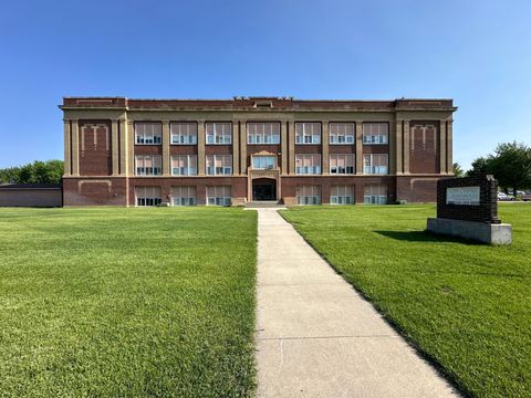 Condo For Sale - 109 E Luverne Street<br/> Rock County, Luverne, MN 56156