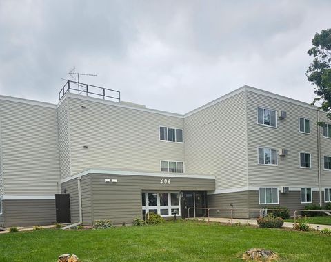 Apartment For Rent - 306 S East Street<br/> Caledonia, MN 55921