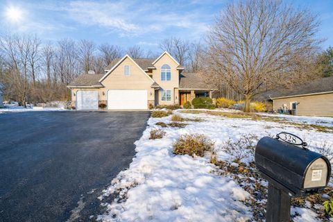 Homes For Sale - 328 Nordveien Drive<br/> Boyceville, WI 54725