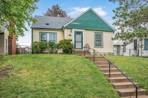 Homes For Sale - 1981 W James Avenue<br/> Ramsey County, Saint Paul, MN 55105