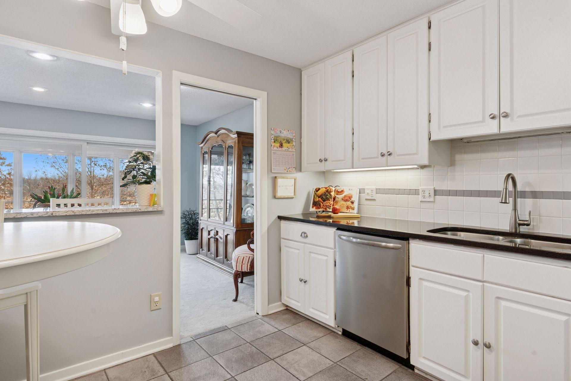 17651 Southridge Court, Minnetonka, Minnesota image 14