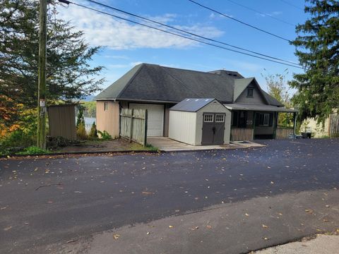 Homes For Sale - 223 S Hill Street<br/> Fountain City, WI 54629