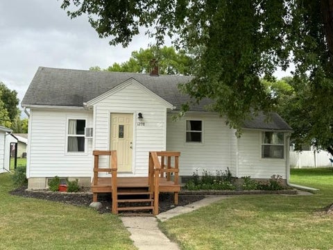 Homes For Sale - 1208 15th Street<br/> Clarkfield, MN 56223