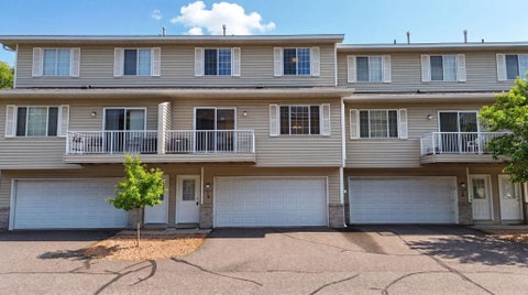 Townhouse For Sale - 1587 County Road D<br/> Saint Paul, MN 55109