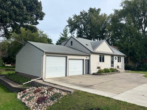 Homes For Sale - 1112 Bridge Avenue<br/> Albert Lea, MN 56007