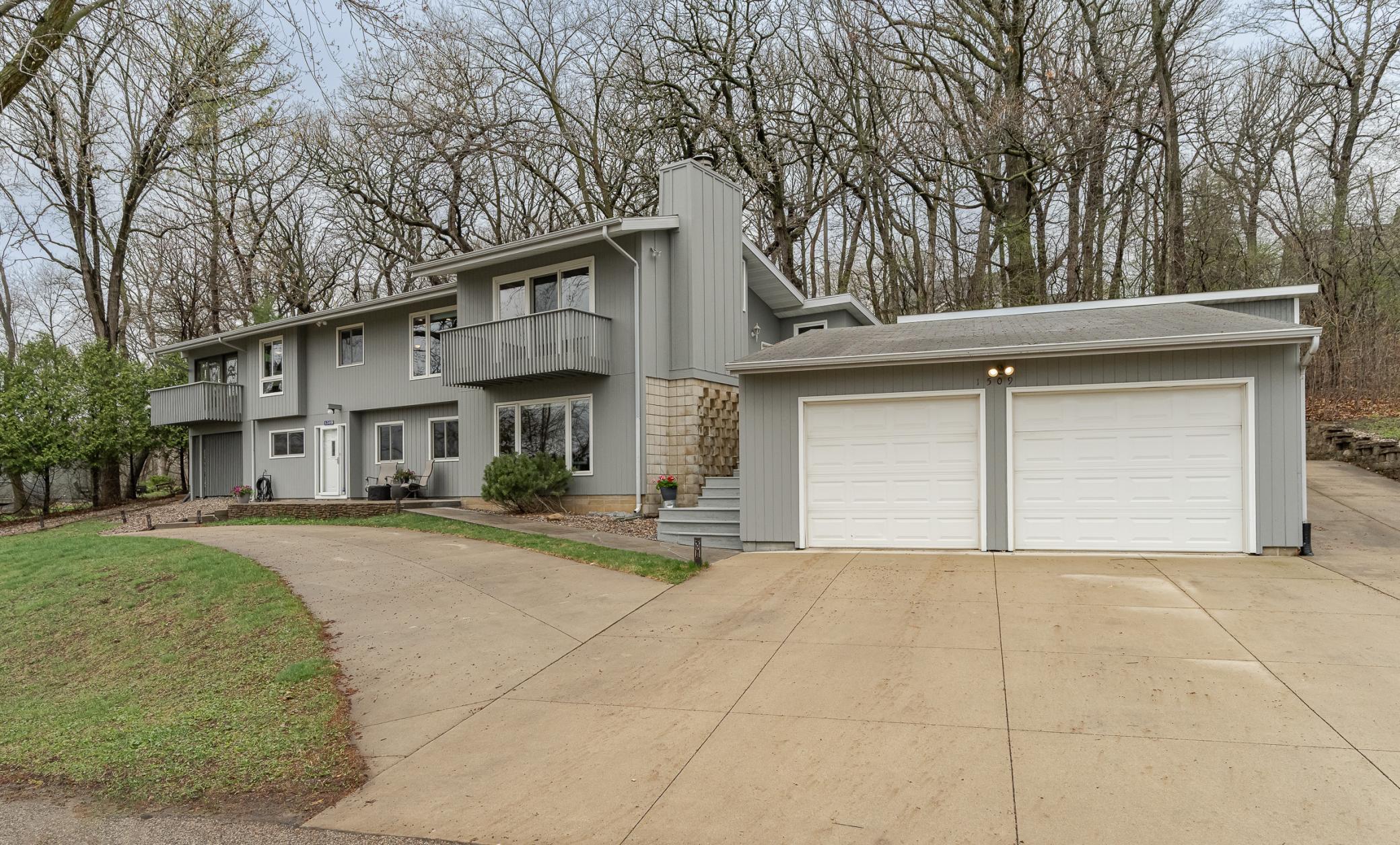 1509 Woodland Drive, Rochester, Minnesota image 1