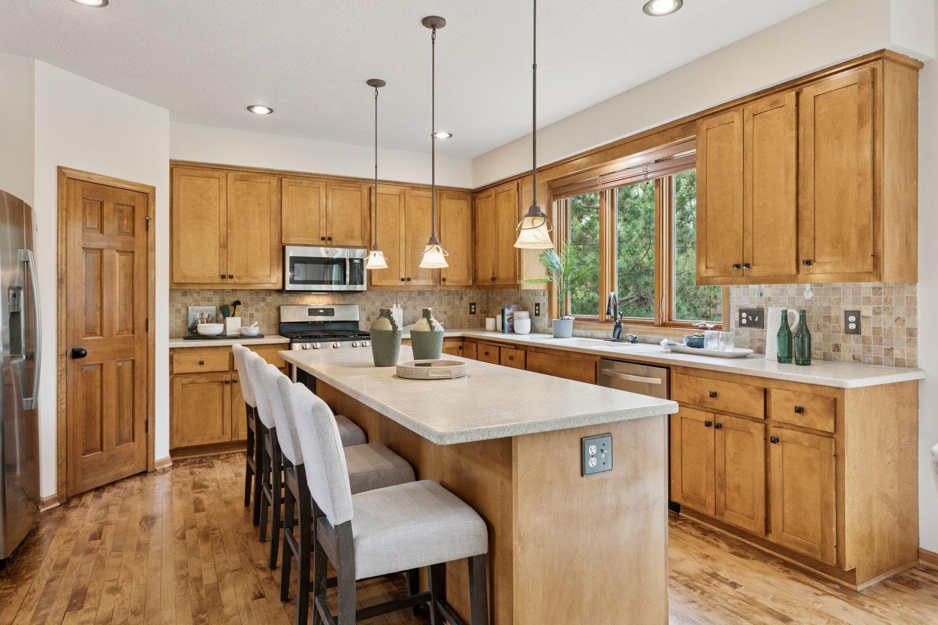 4633 Stonecliffe Drive, Eagan, Minnesota image 11