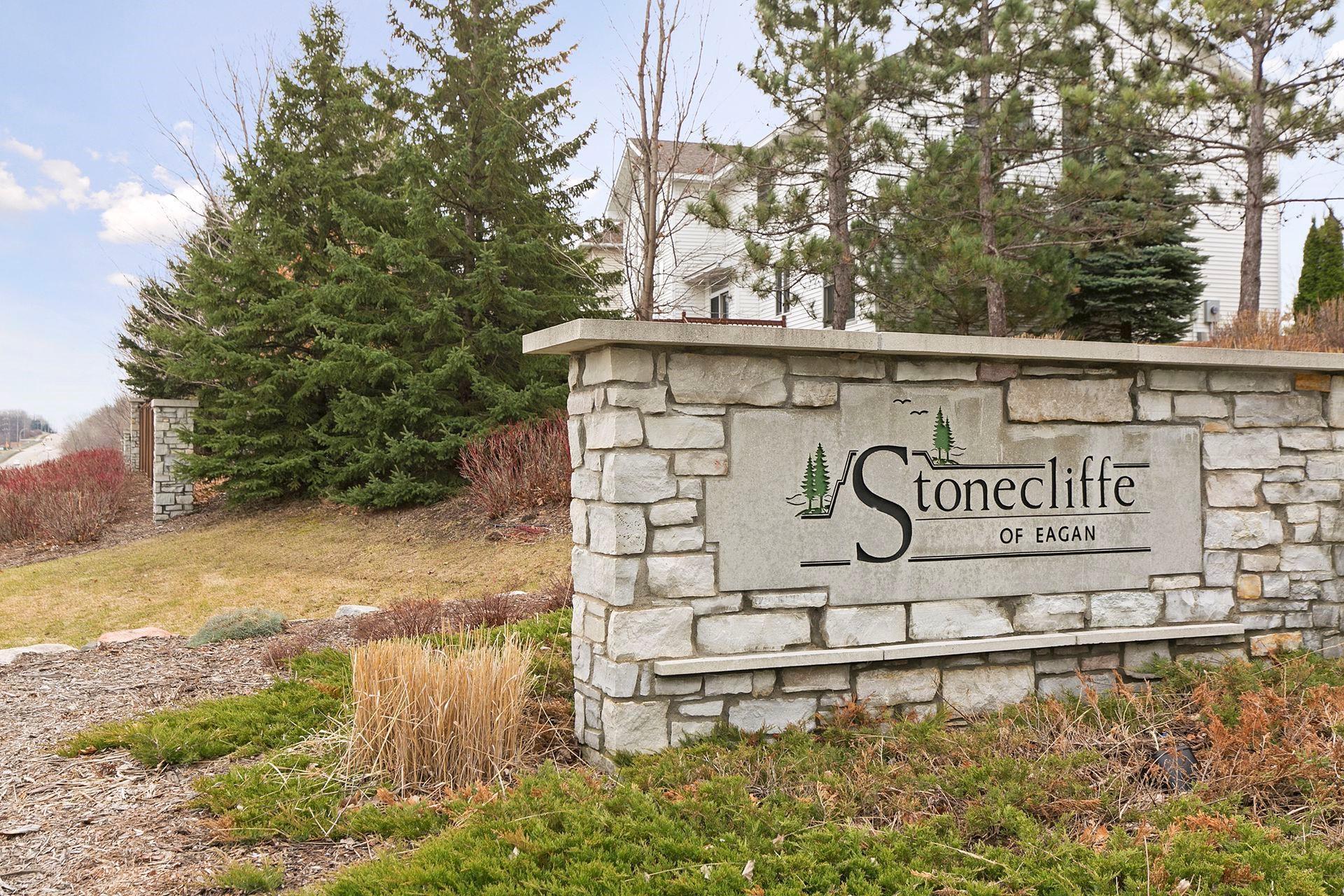4633 Stonecliffe Drive, Eagan, Minnesota image 33
