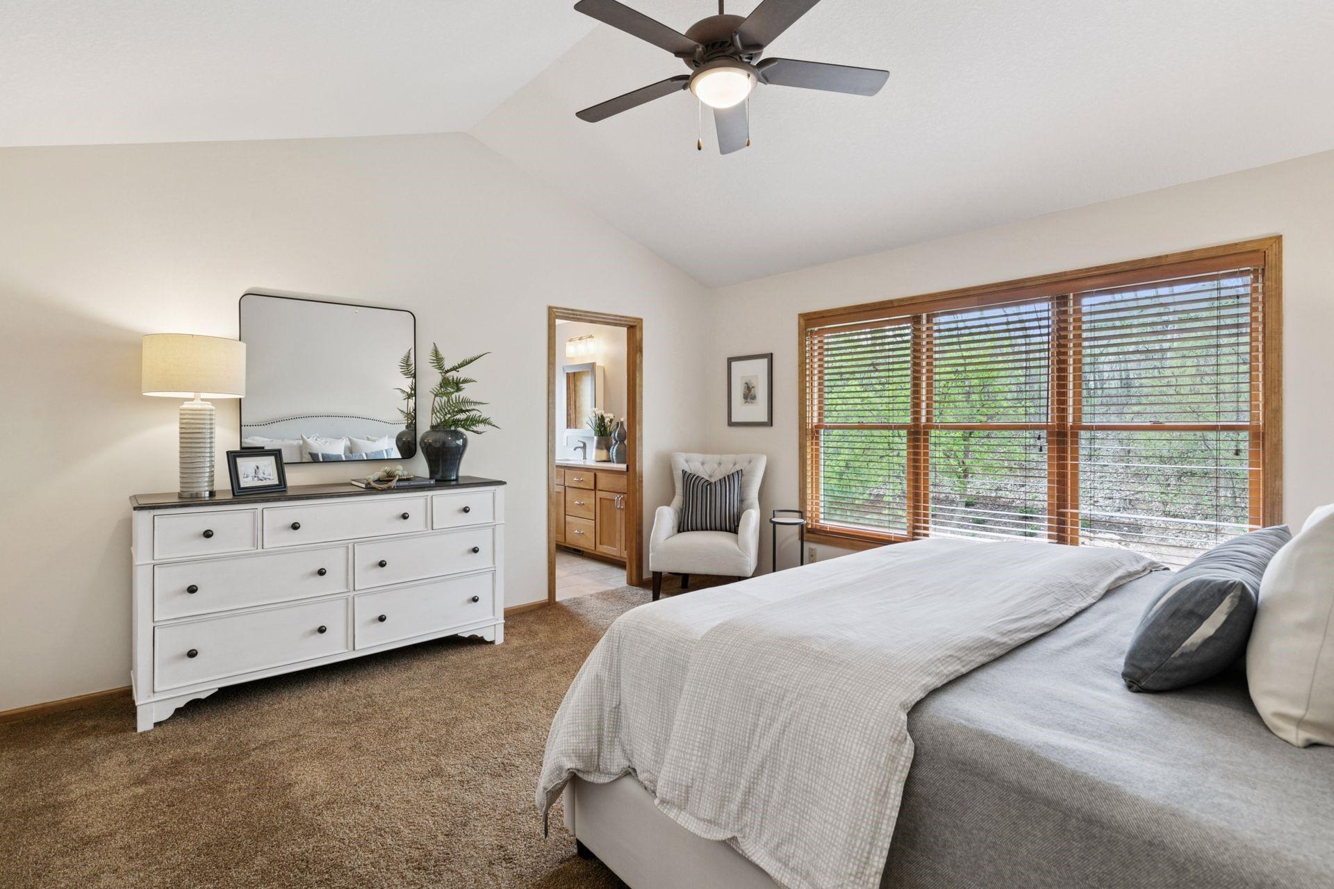 4633 Stonecliffe Drive, Eagan, Minnesota image 16