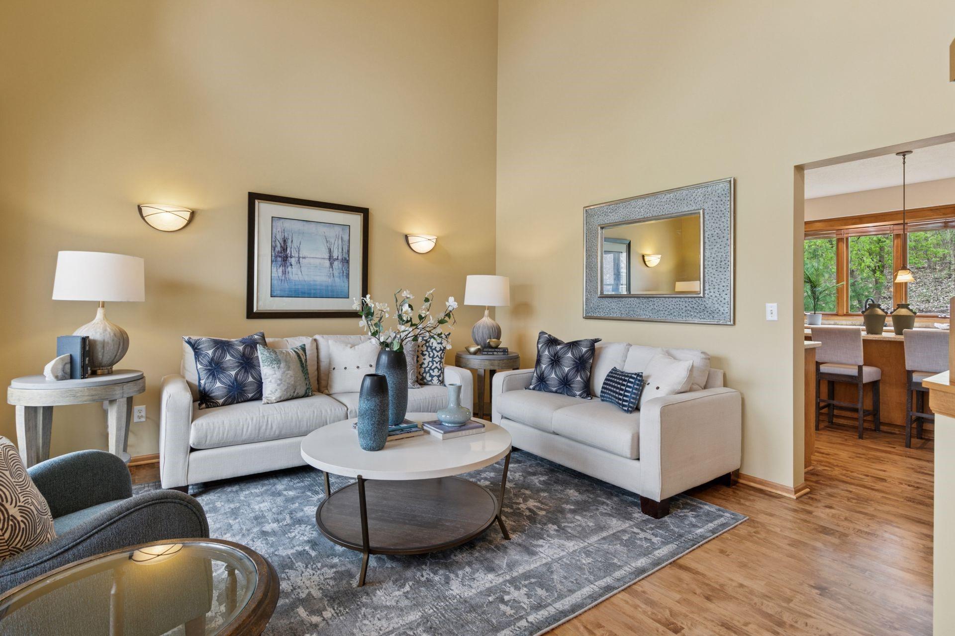 4633 Stonecliffe Drive, Eagan, Minnesota image 3