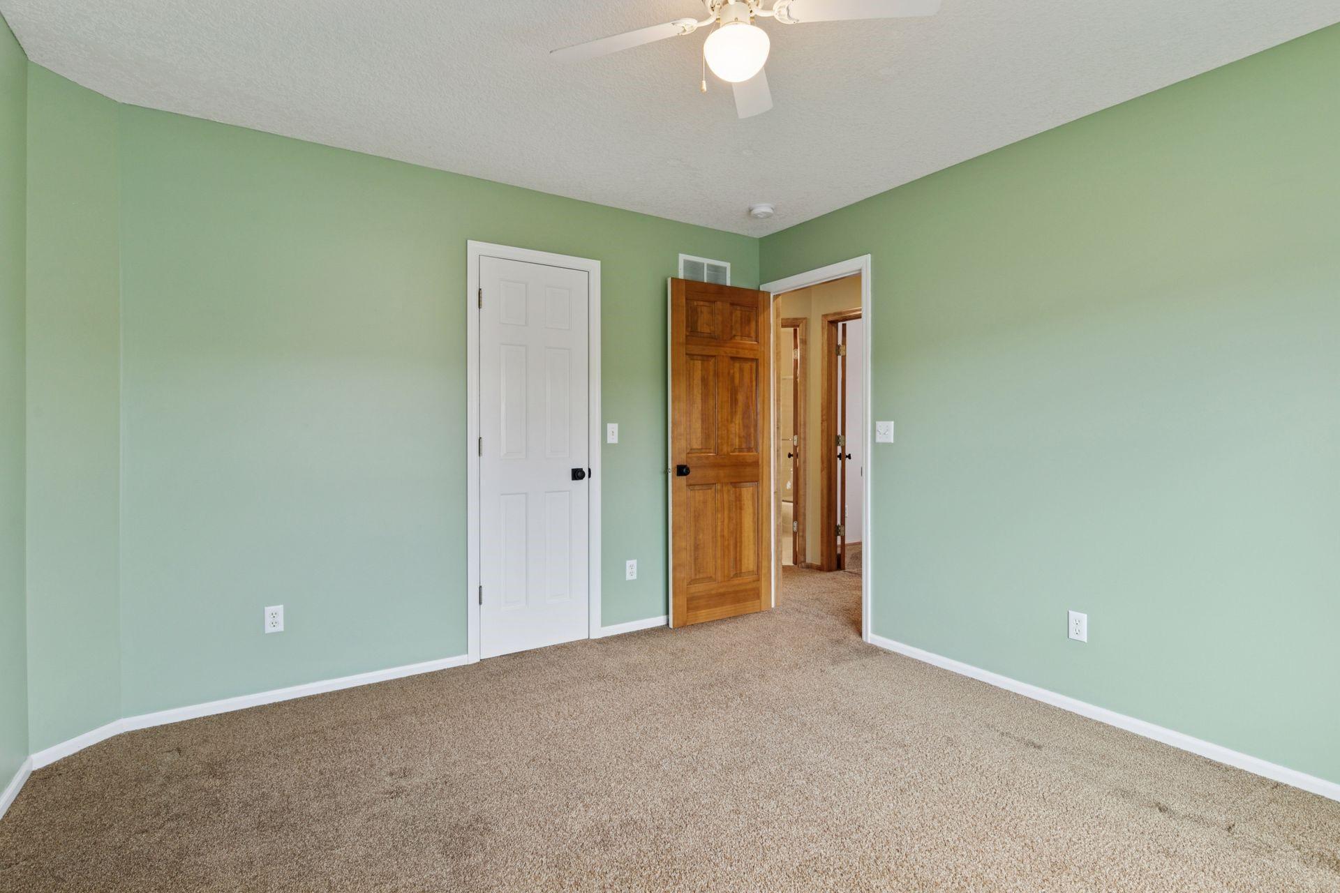 4633 Stonecliffe Drive, Eagan, Minnesota image 23