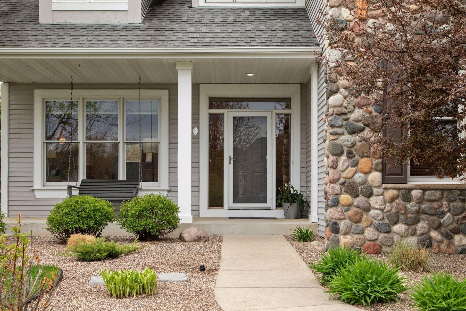 4633 Stonecliffe Drive, Eagan, Minnesota image 2