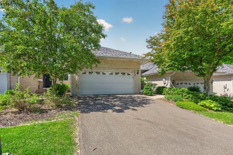 Townhouse For Sale - 370 Mendota Road<br/> Saint Paul, MN 55118