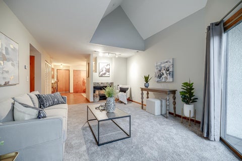 Condo For Sale - 232 W Franklin Avenue<br/> Minneapolis, MN 55404