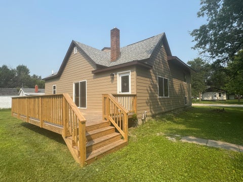Apartment For Sale - 301 W Garfield Avenue<br/> Mahnomen, MN 56557