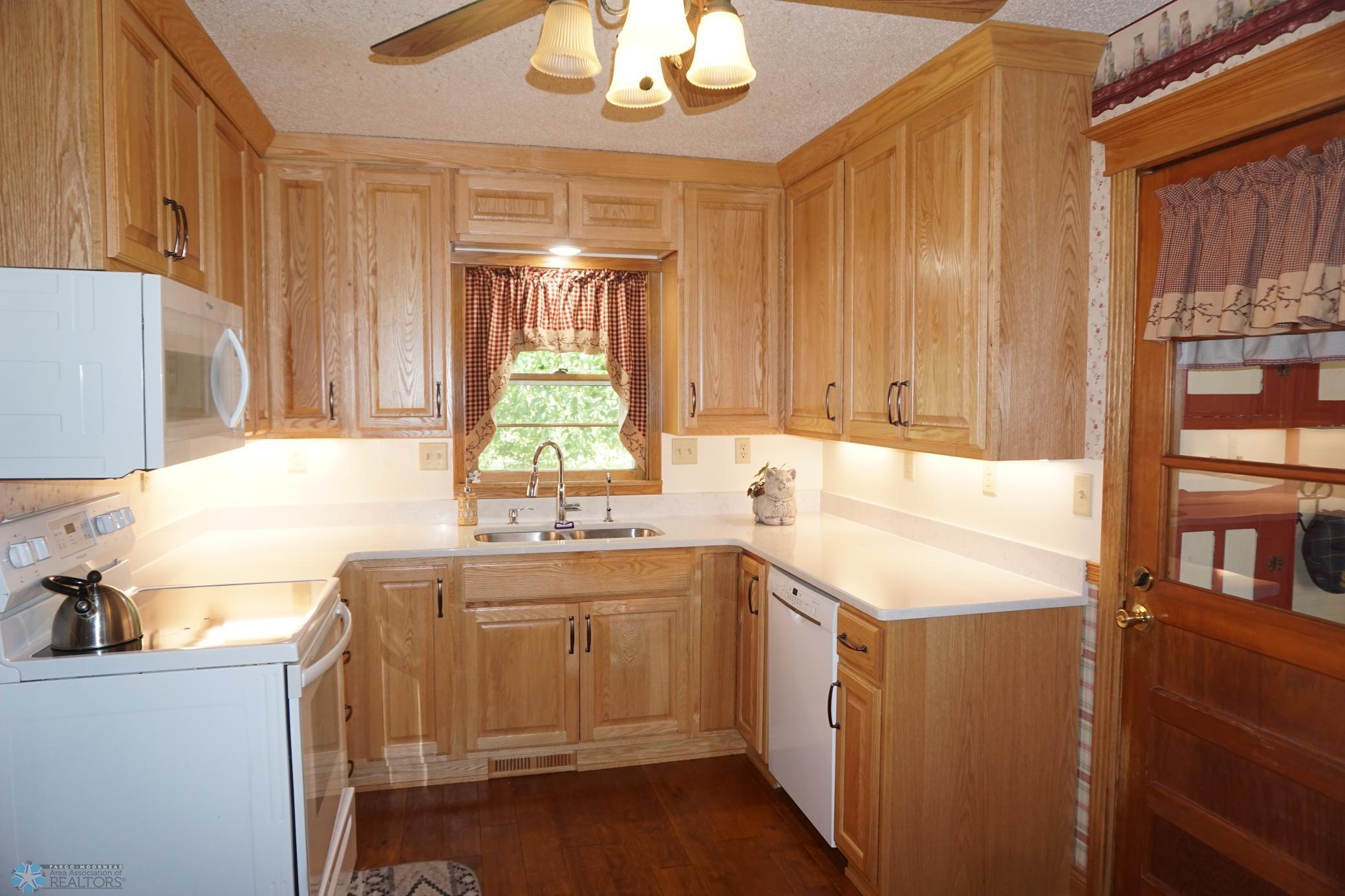 302 2nd Avenue, Barnesville, Minnesota image 17