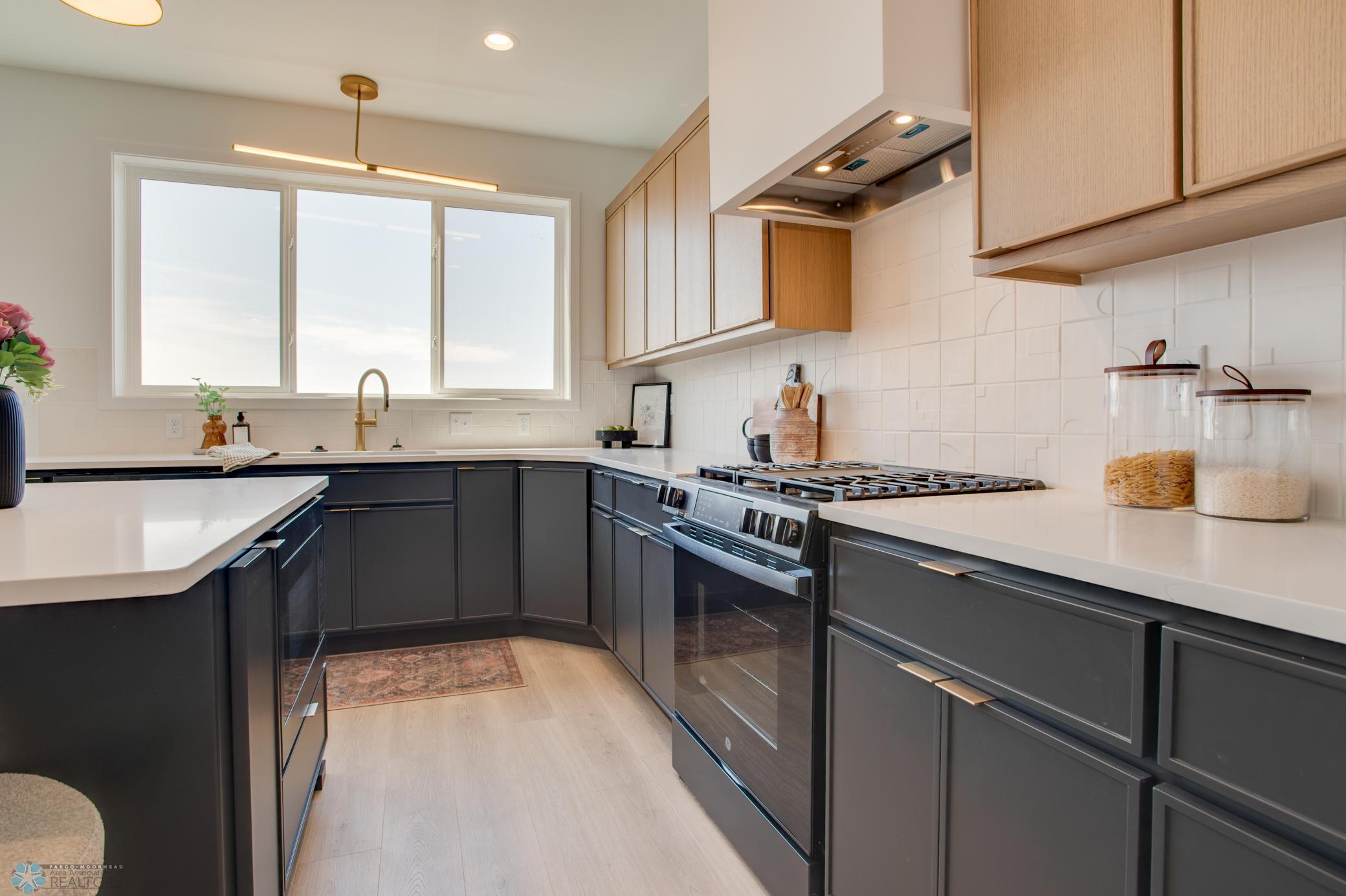6657 Belding Drive, Fargo, North Dakota image 19