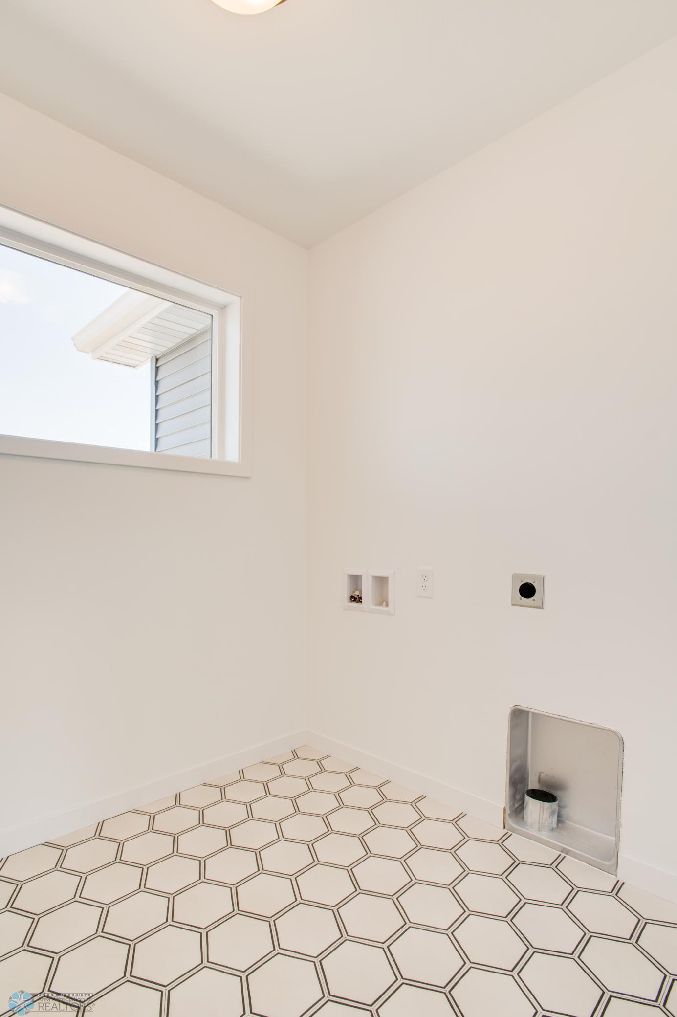 6657 Belding Drive, Fargo, North Dakota image 45