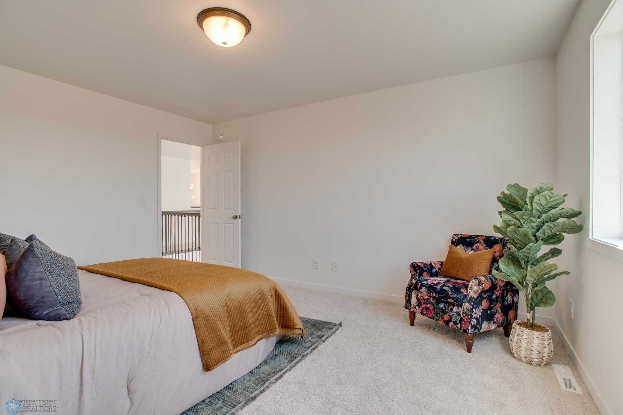 6657 Belding Drive, Fargo, North Dakota image 32