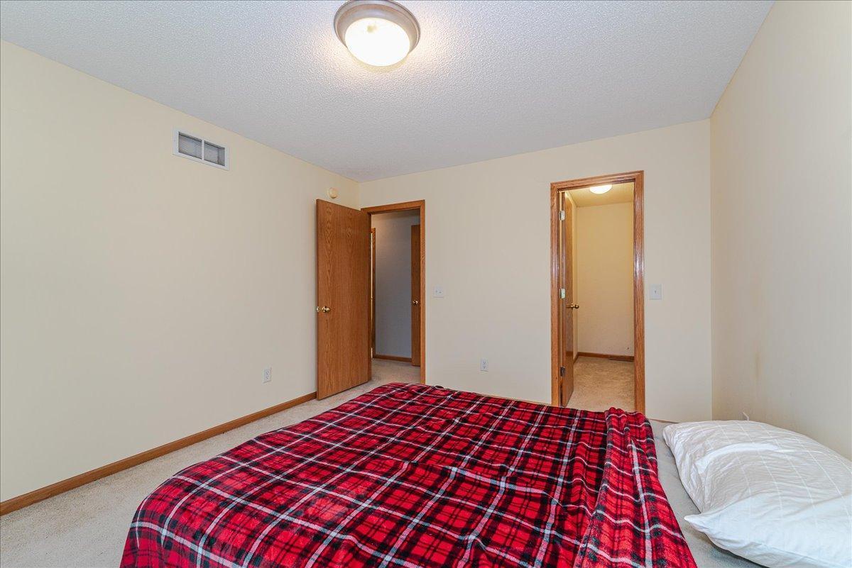 20144 Holister Lane, Lakeville, Minnesota image 29