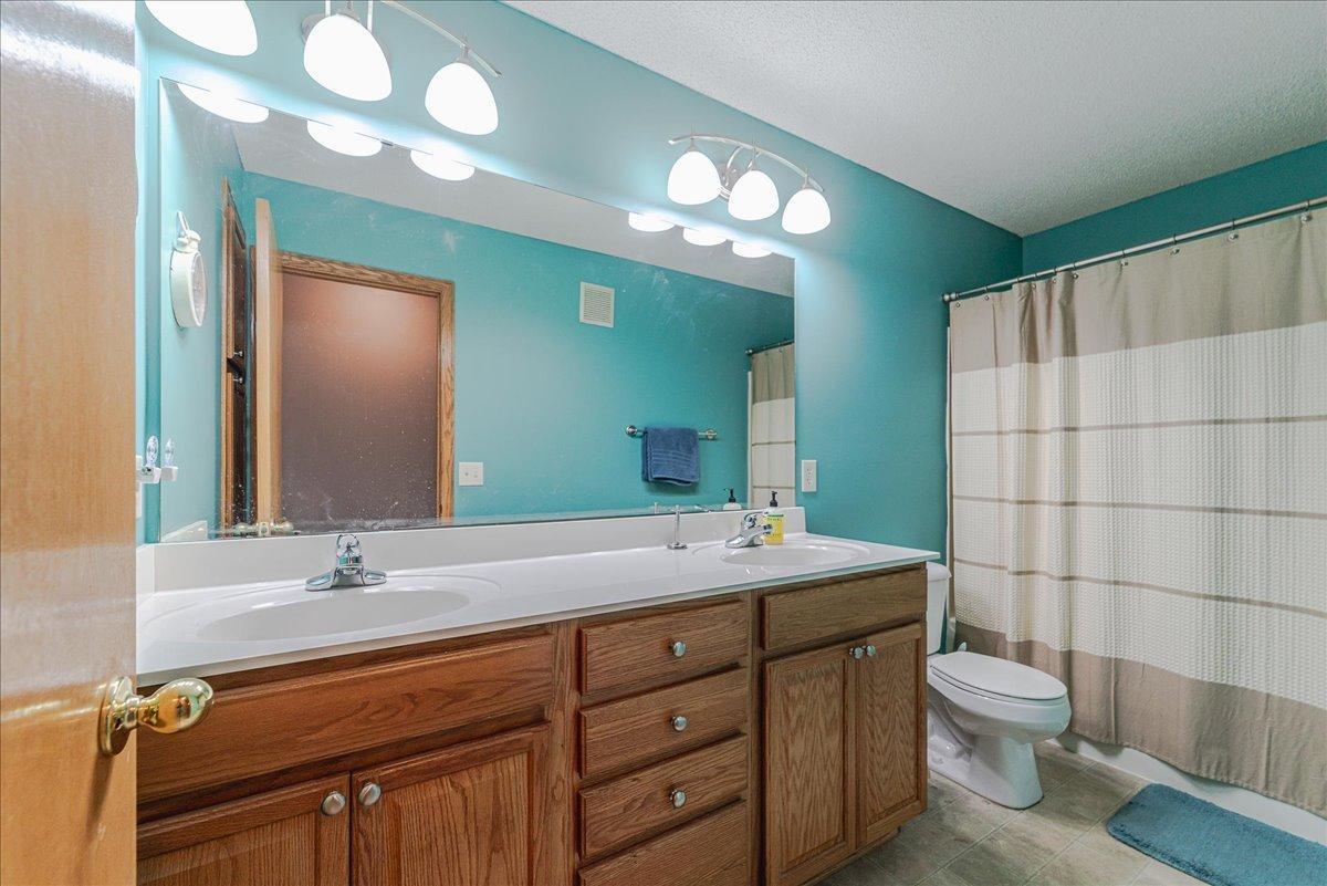 20144 Holister Lane, Lakeville, Minnesota image 26