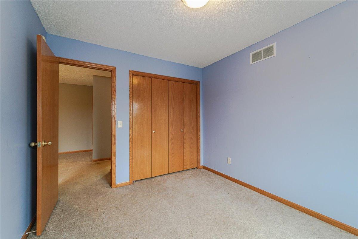 20144 Holister Lane, Lakeville, Minnesota image 25