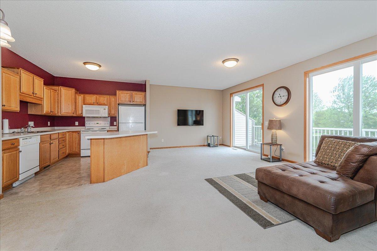 20144 Holister Lane, Lakeville, Minnesota image 8