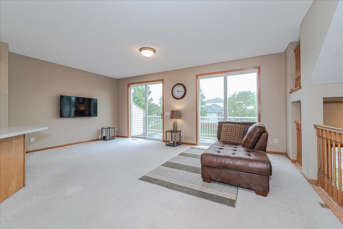 20144 Holister Lane, Lakeville, Minnesota image 9