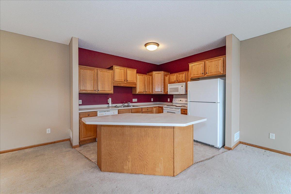 20144 Holister Lane, Lakeville, Minnesota image 15