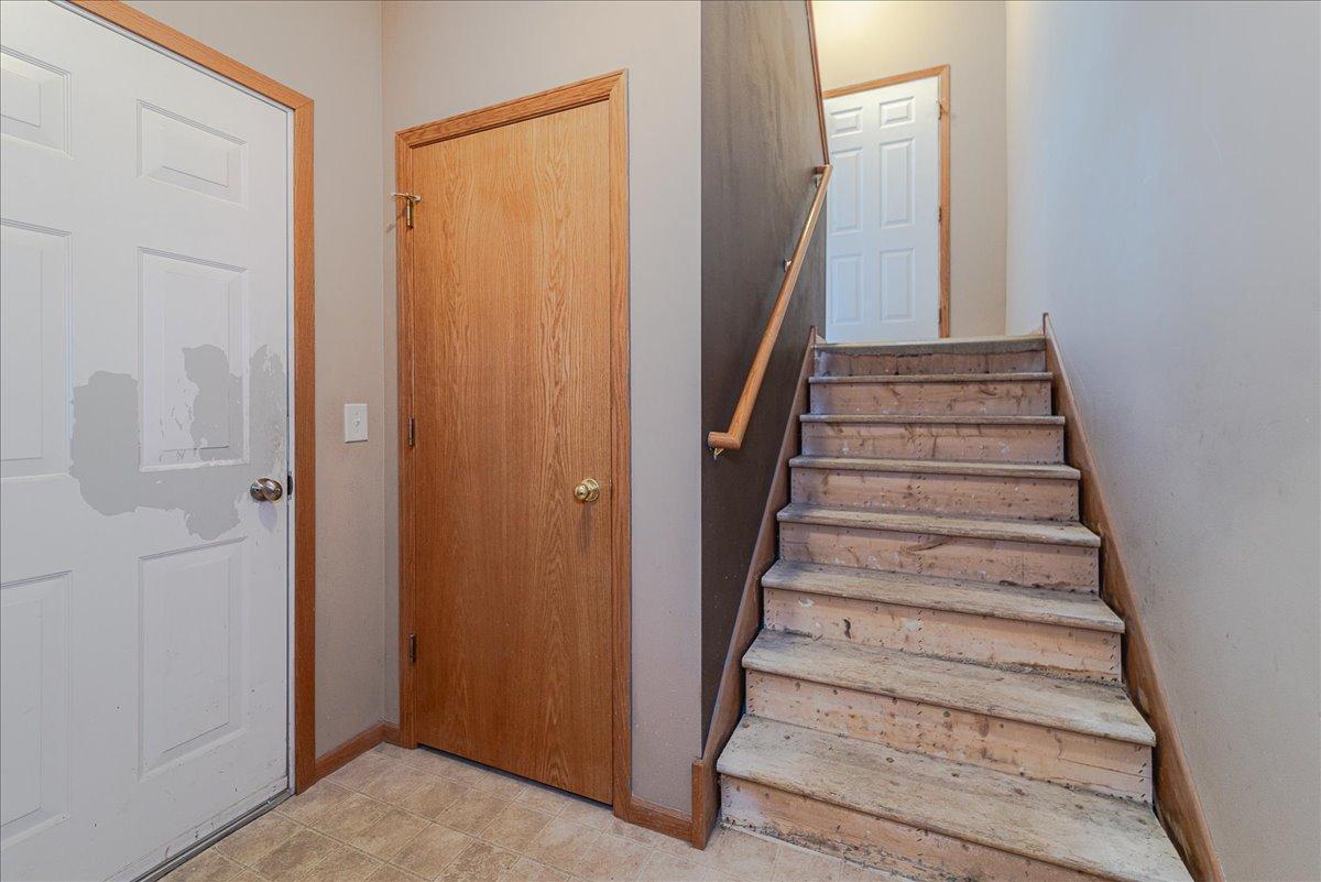 20144 Holister Lane, Lakeville, Minnesota image 35