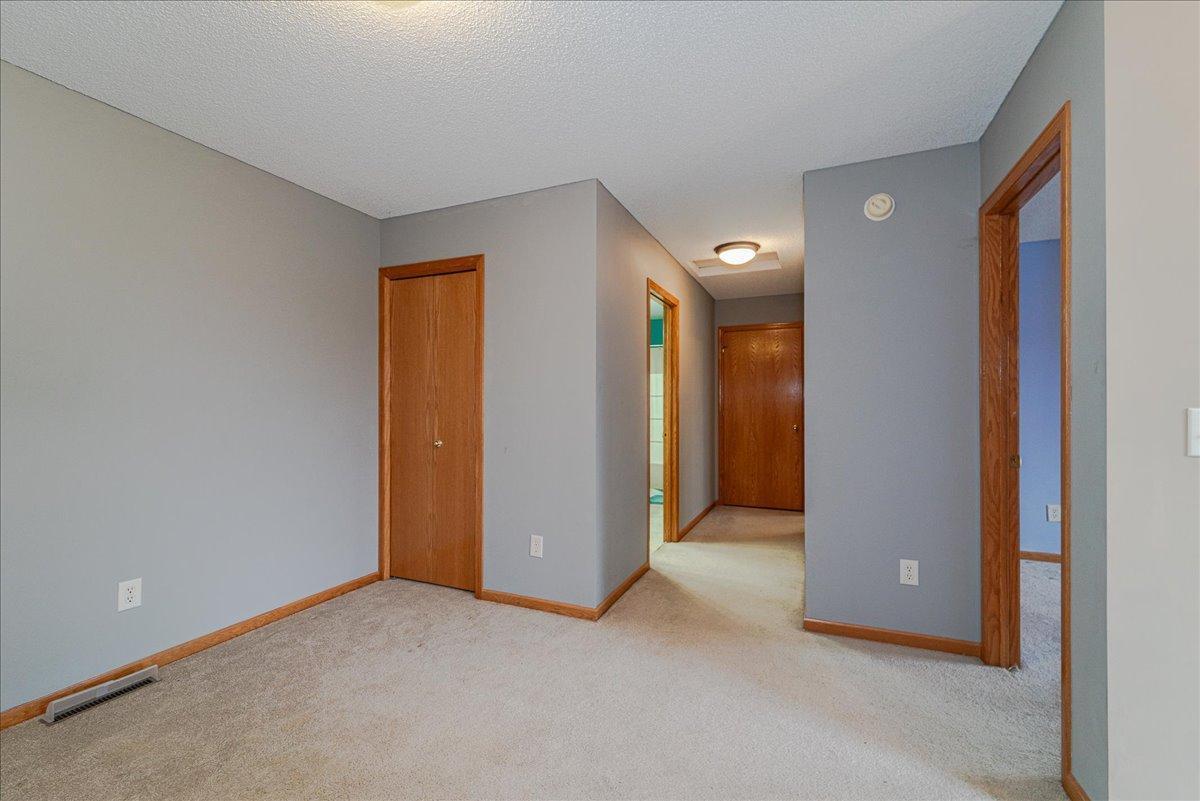 20144 Holister Lane, Lakeville, Minnesota image 23