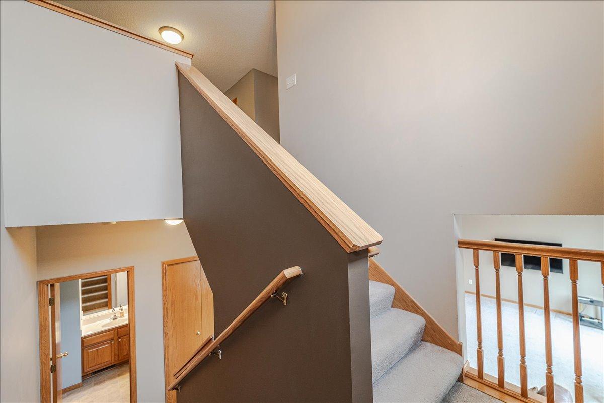 20144 Holister Lane, Lakeville, Minnesota image 21