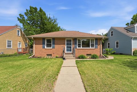 Homes For Sale - 5012 Russell Avenue<br/> Hennepin County, Minneapolis, MN 55430