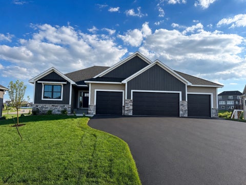 Homes For Sale - 19573 Hammock Avenue<br/> Dakota County, Lakeville, MN 55044