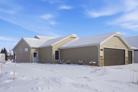 Homes For Sale - 412 38th Avenue<br/> Cass County, West Fargo, ND 58078