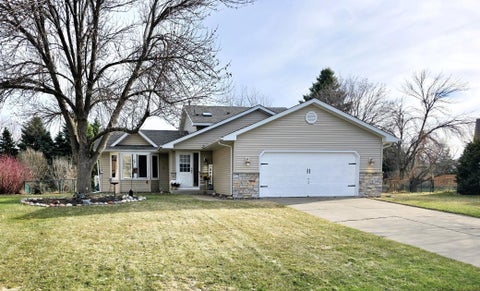 Homes For Sale - 9243 Queens Gardens<br/> Brooklyn Park, MN 55443