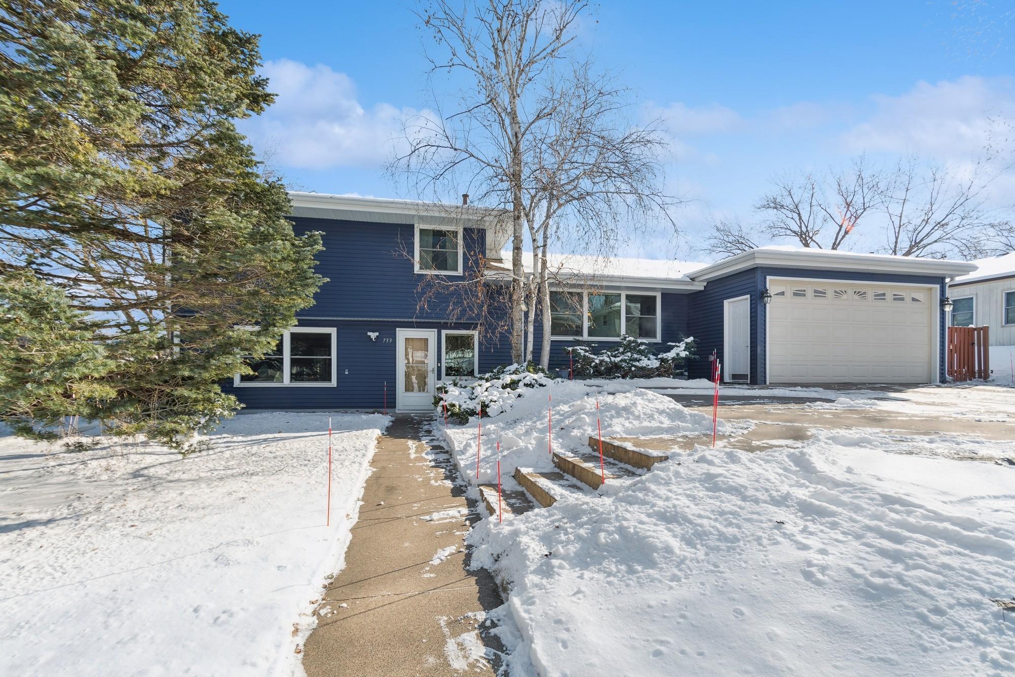 733 Oakwood Drive, New Brighton, Minnesota image 3