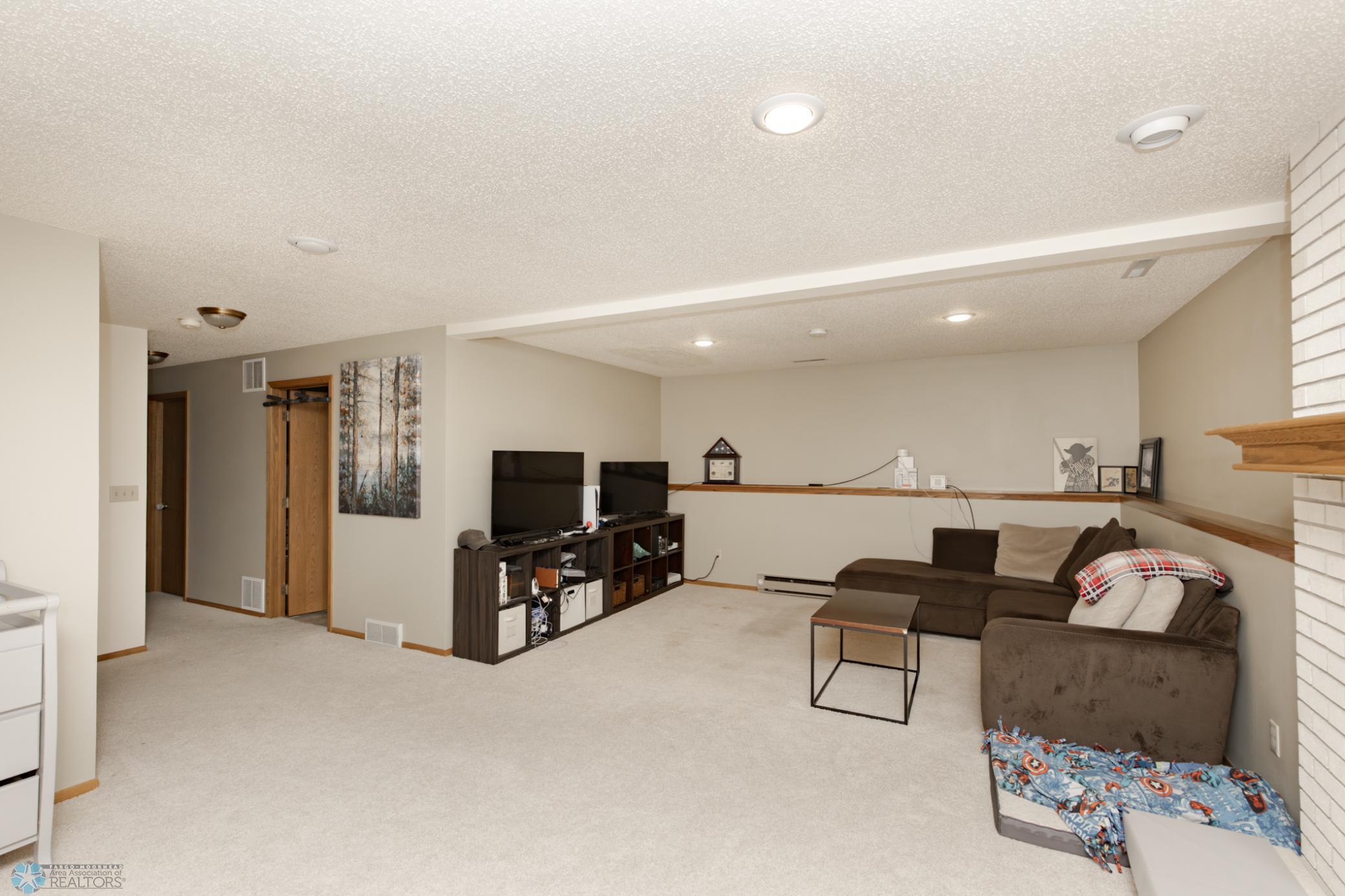 3938 15th Street, Fargo, North Dakota image 32