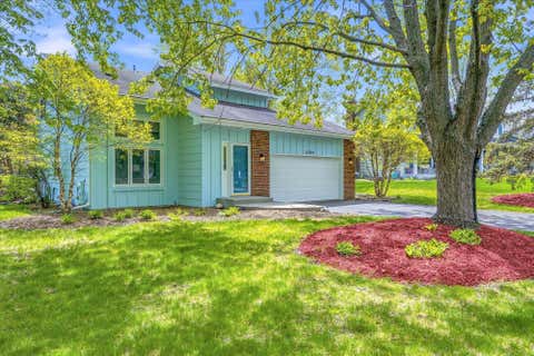 Homes For Sale - 10247 Nottingham Trail<br/> Eden Prairie, MN 55347