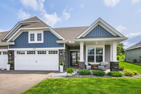 Townhouse For Sale - 12504 Waterside Court<br/> Rogers, MN 55374