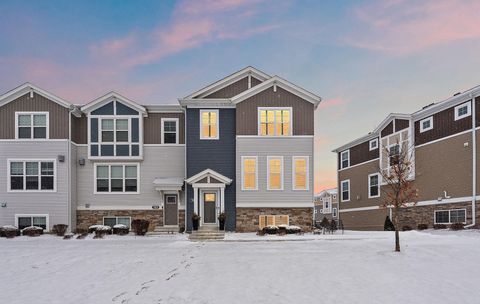 Townhouse For Sale - 7025 Huckleberry Drive<br/> Excelsior, MN 55331