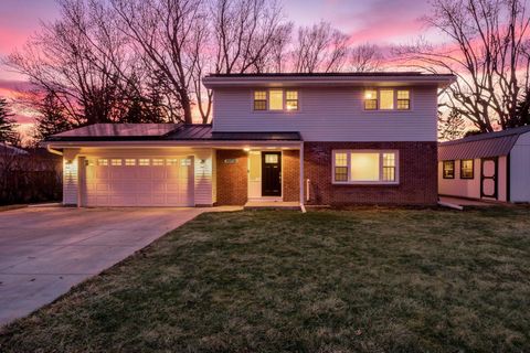 Homes For Sale - 10716 27th Avenue<br/> Burnsville, MN 55337