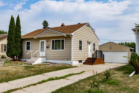 Homes For Sale - 1542 13 1/2 Street<br/> Fargo, ND 58103