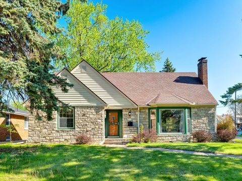 Homes For Sale - 775 Wheelock Parkway<br/> Saint Paul, MN 55106