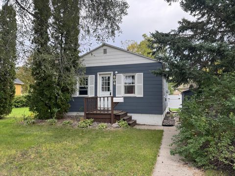 Homes For Sale - 604 9th Street<br/> Wahpeton, ND 58075
