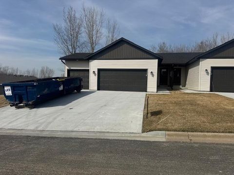 Townhouse For Sale - 2031 20th Street E<br/> Zumbrota, MN 55992