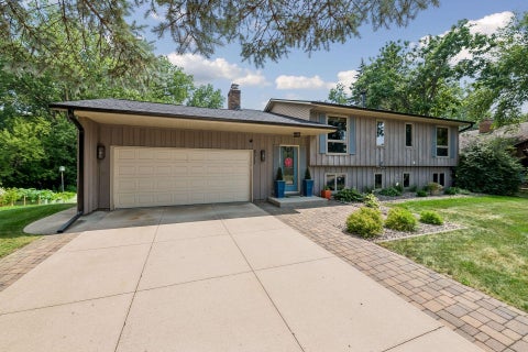 Homes For Sale - 8317 W 103rd Street<br/> Minneapolis, MN 55438