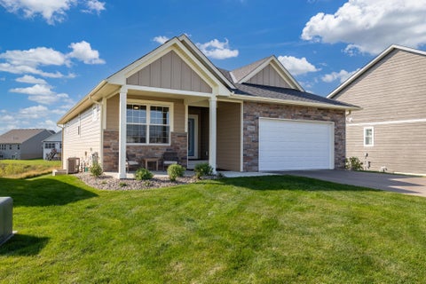 Homes For Sale - 17963 Greenwich Way<br/> Dakota County, Lakeville, MN 55044