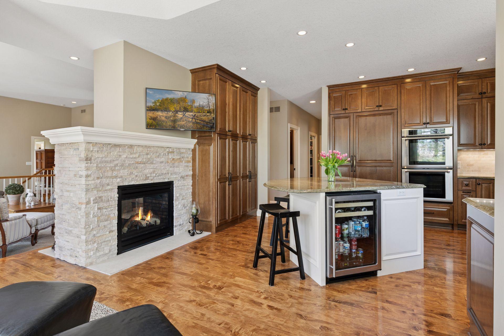 14701 White Oak Drive, Burnsville, Minnesota image 14