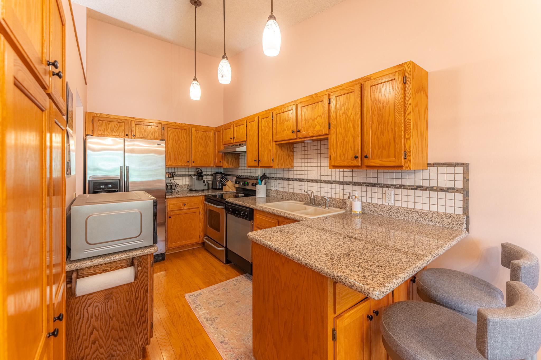 417 Wood Way, Burnsville, Minnesota image 12